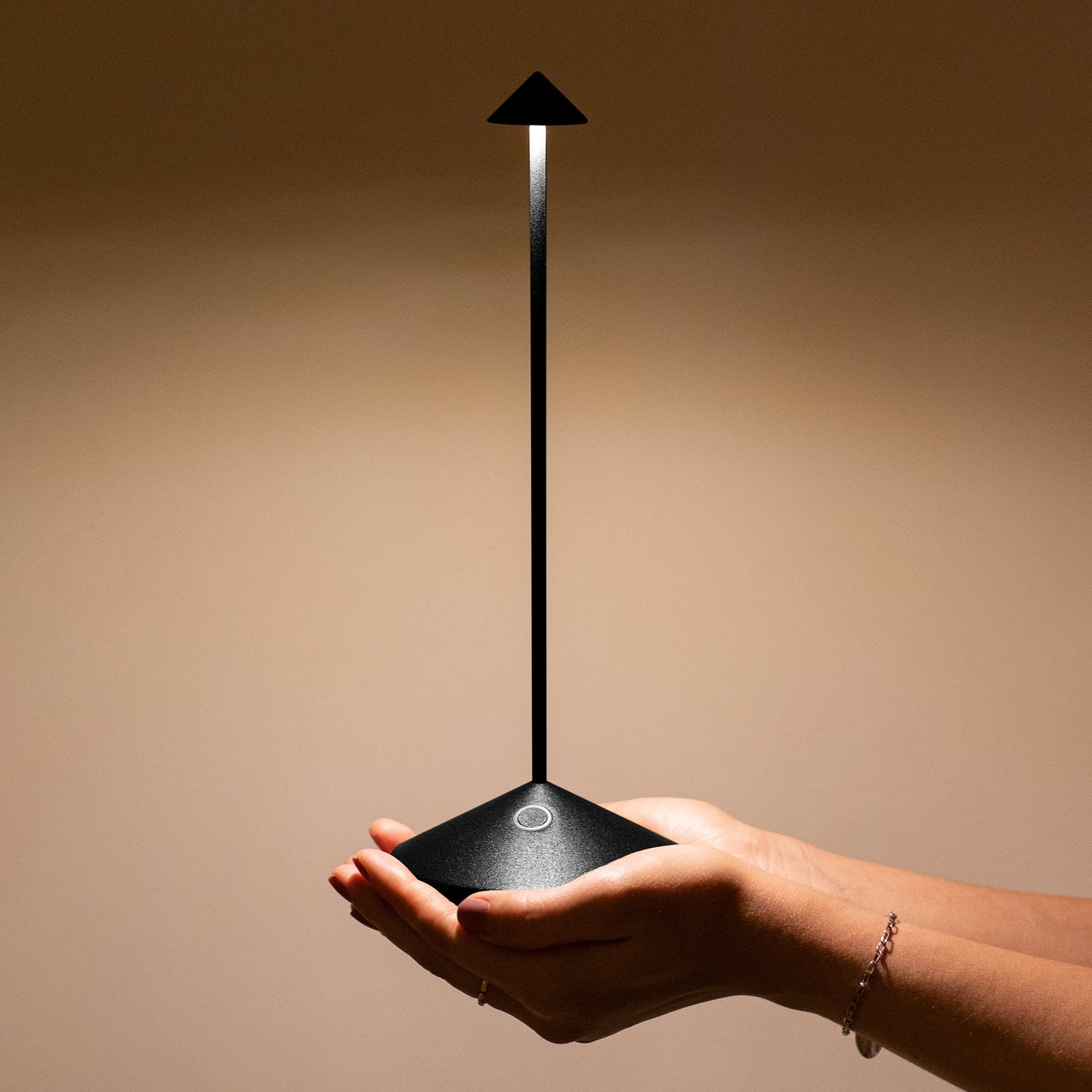 ZAFFERANO PINA LAMPADA DA TAVOLO