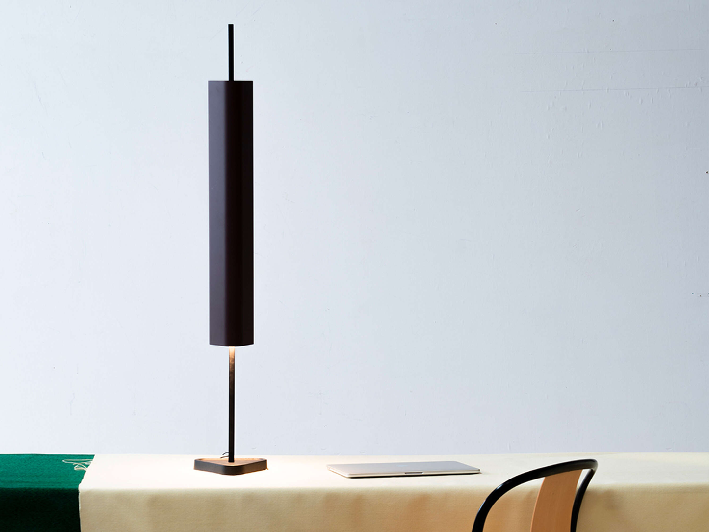 FLOS EMI TABLE