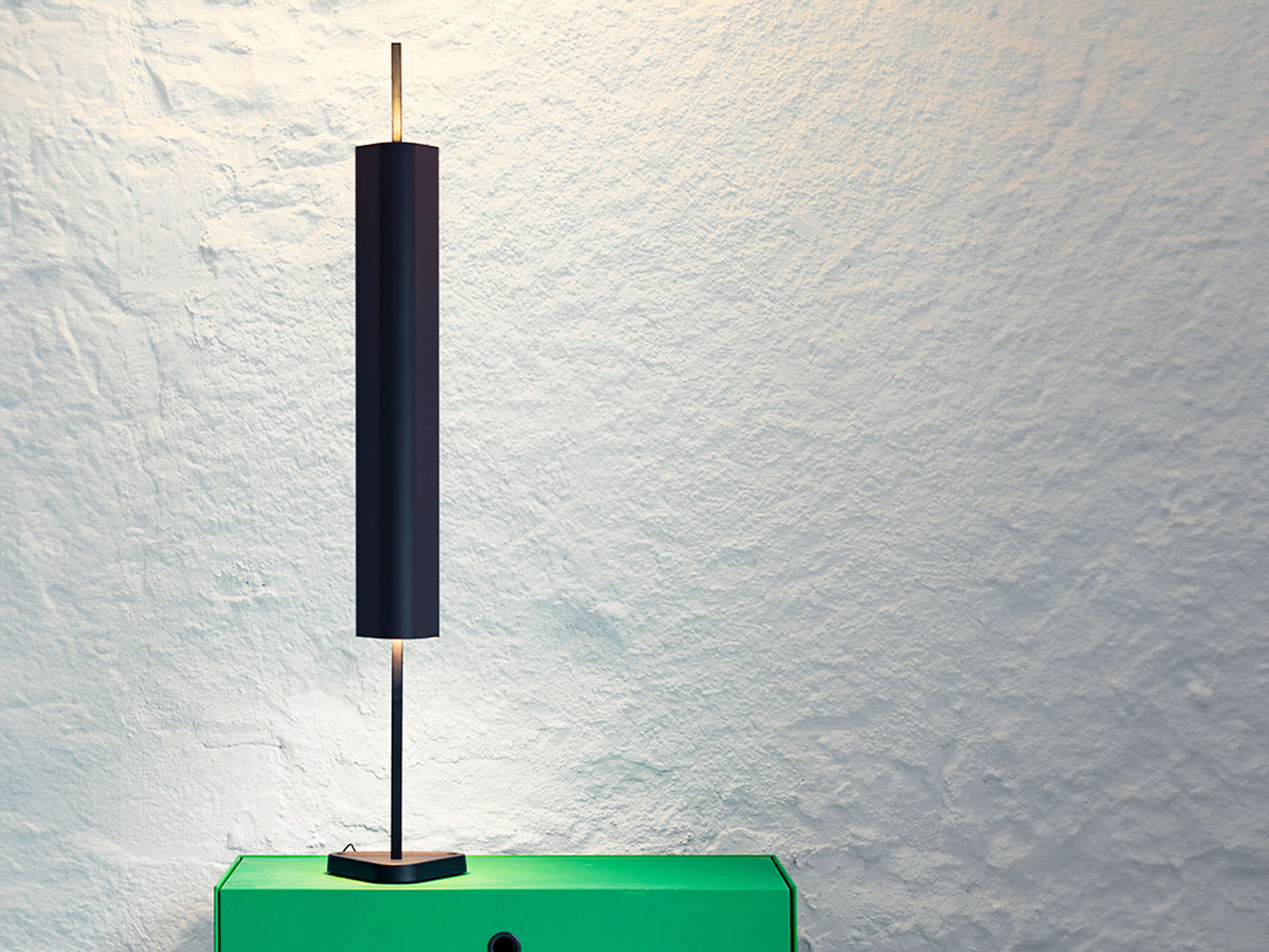 FLOS EMI TABLE