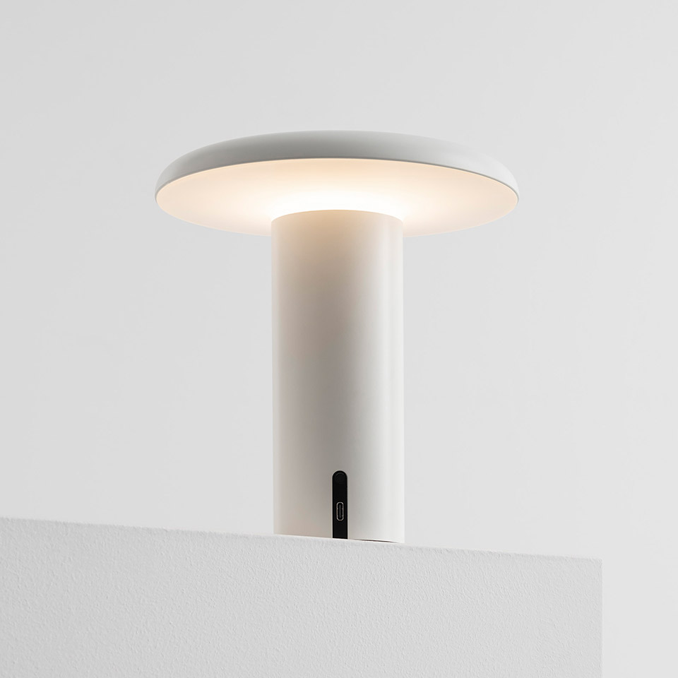 ARTEMIDE TAKKU