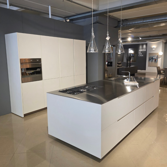 CUCINA CON ISOLA VARENNA OCCASIONE (ELETTR. INCLUSI)