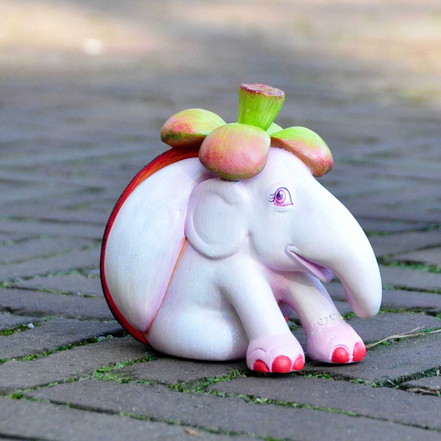 ART DECORATION ELEPHANT PARADE QUEEN OF THE FRUIT