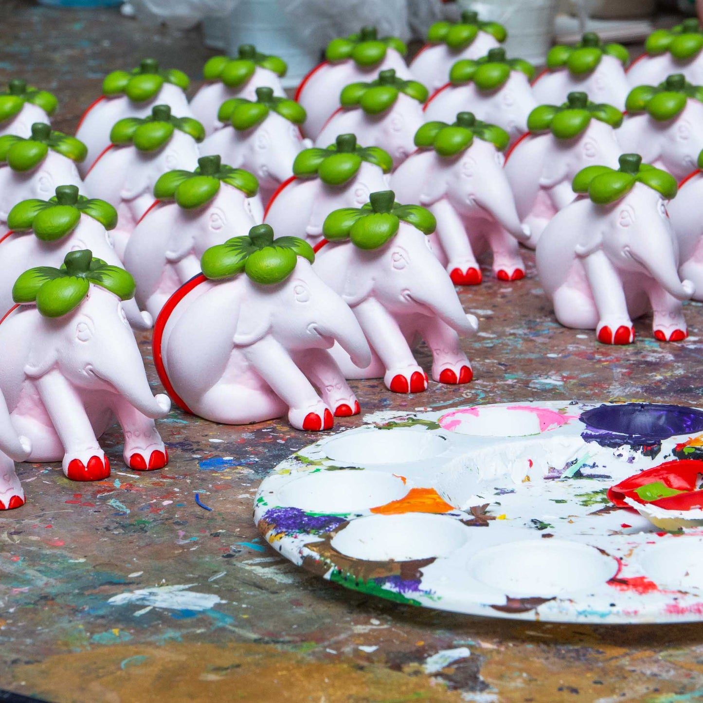 ART DECORATION ELEPHANT PARADE QUEEN OF THE FRUIT