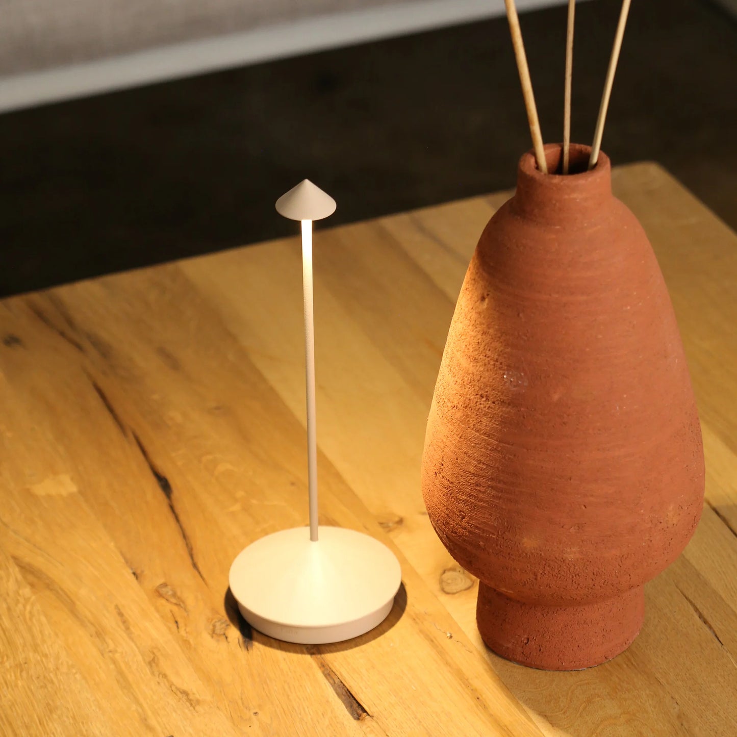 ZAFFERANO PINA LAMPADA DA TAVOLO