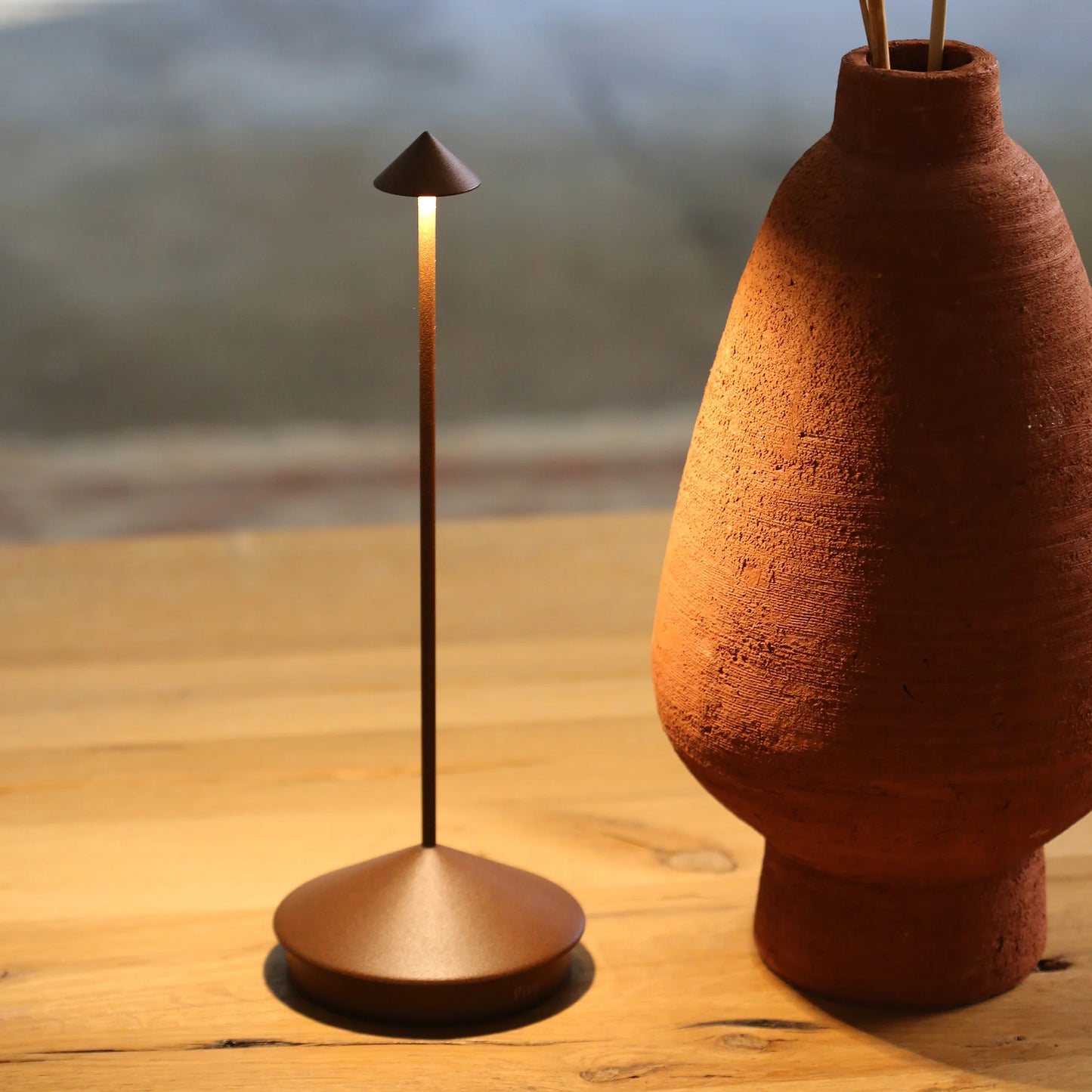 ZAFFERANO PINA LAMPADA DA TAVOLO