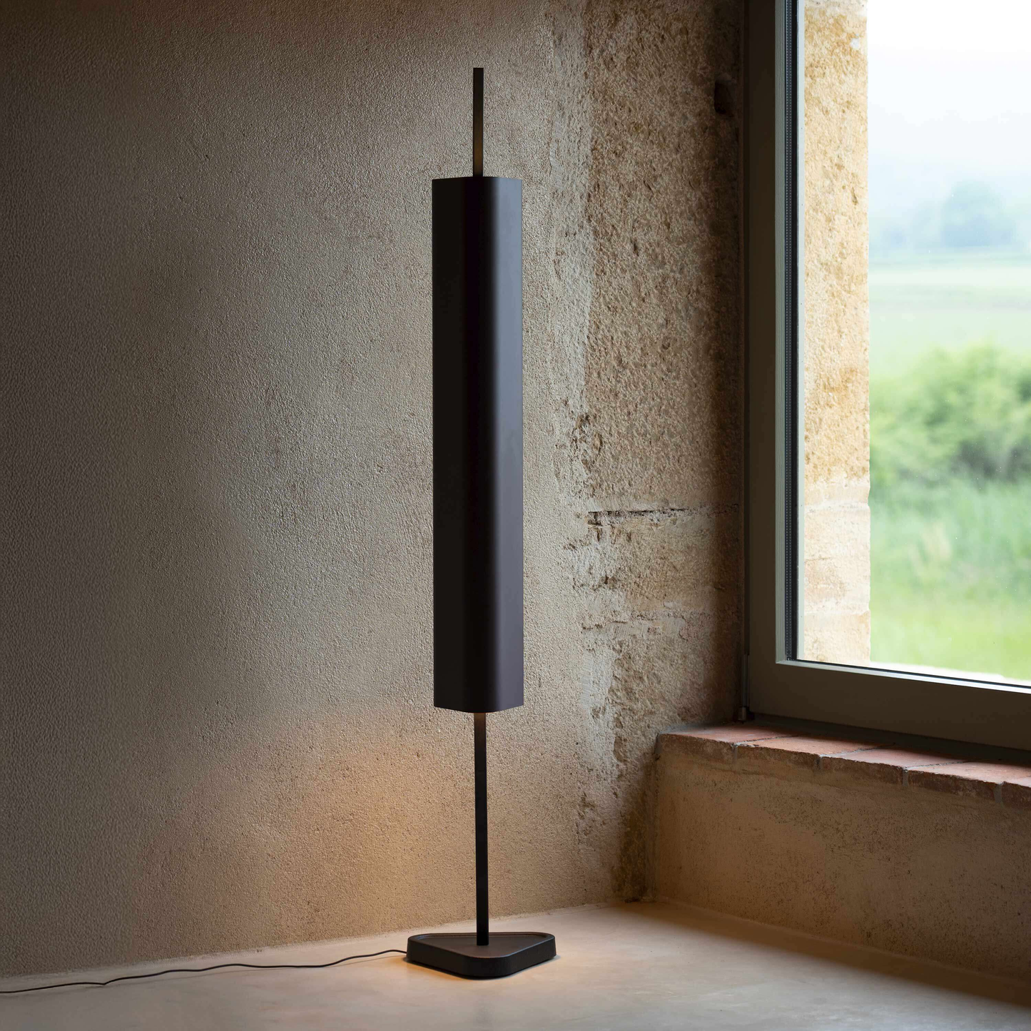 FLOS EMI TABLE