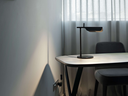 FLOS TAB TABLE