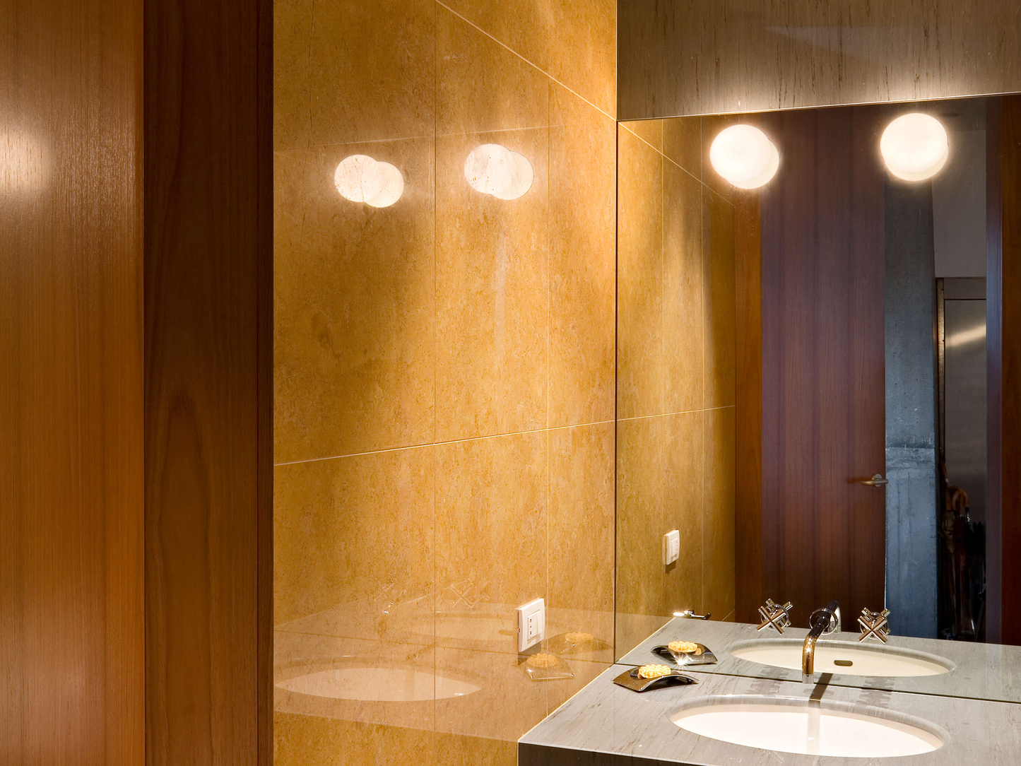 FLOS GLO-BALL WALL MINI CEILING/WALL MIRROR