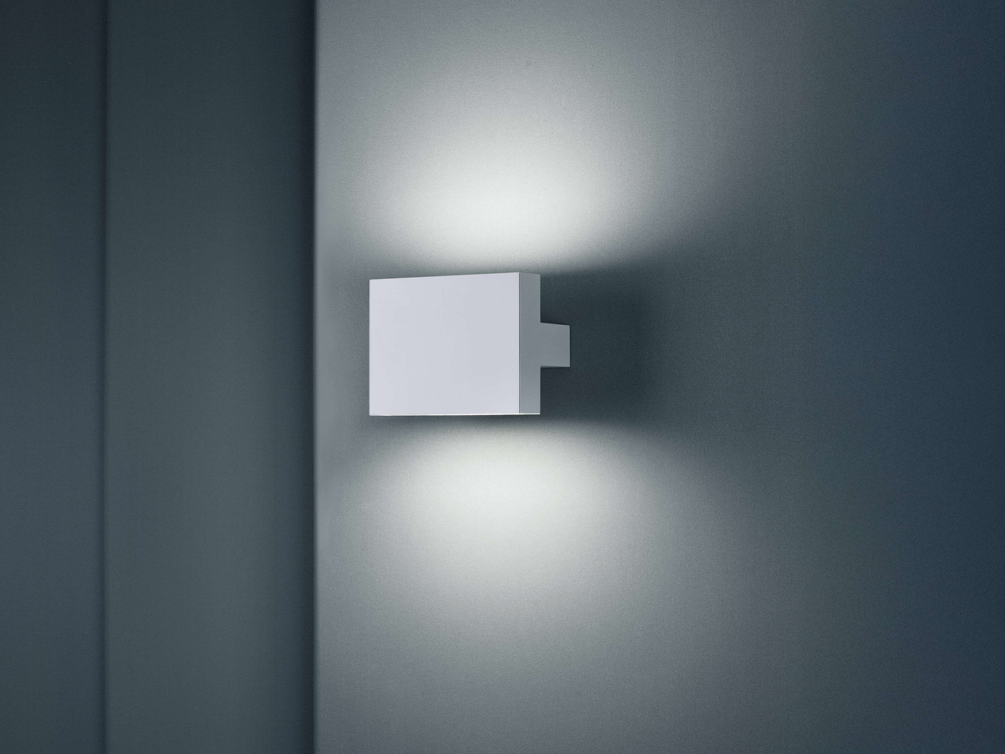 FLOS TIGHT LIGHT