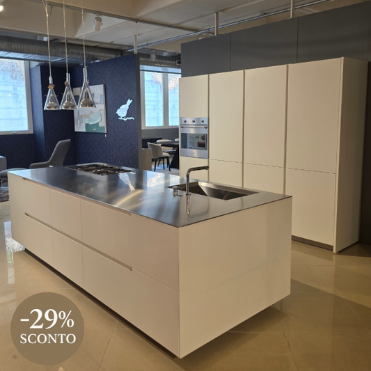 CUCINA CON ISOLA VARENNA OCCASIONE (ELETTR. INCLUSI)